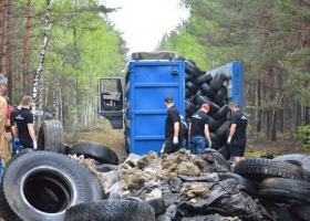 Las to nie śmietnik - składowisko zużytych opon