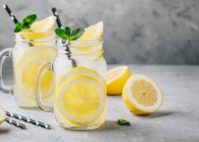 Cytrynowe orzeźwienie - zastosowanie cytryny w kuchni i w kosmetyce