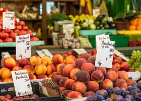 Owoce nad morzem 3 razy droższe niż w centrum