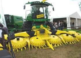 Sieczkarnia samojezdna C9900- nowy kolos od John Deere