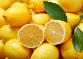 Cytrynowy powiew egzotyki - o cytrynie w kuchni i nie tylko