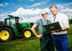 John Deere ogłasza strategiczne partnerstwo