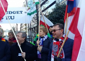 Rolnicy protestowali w Brukseli! Chcą równych dopłat