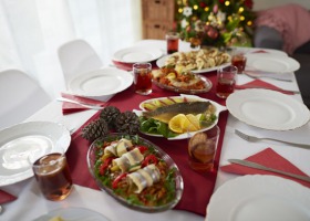 Nie wyrzucaj jedzenia po świętach! Podziel się Posiłkiem z Bezdomnymi