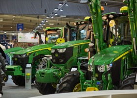 John Deere z przytupem wkracza w 2020 r. - nowości na Polagra Premiery