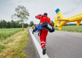 Tragiczny wypadek! Ciągnik przygniótł ojca i jego kilkuletniego syna