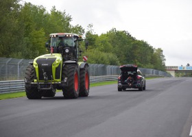 CLAAS XERION debiutuje na torze wyścigowym Nürburgring