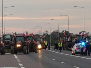 PILNE: Trwają protesty rolników w całym kraju