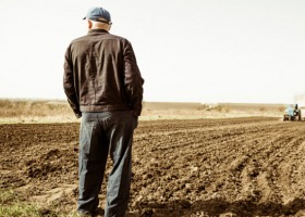 Emerytura dla rolnika i dalsze prowadzenie gospodarstwa?