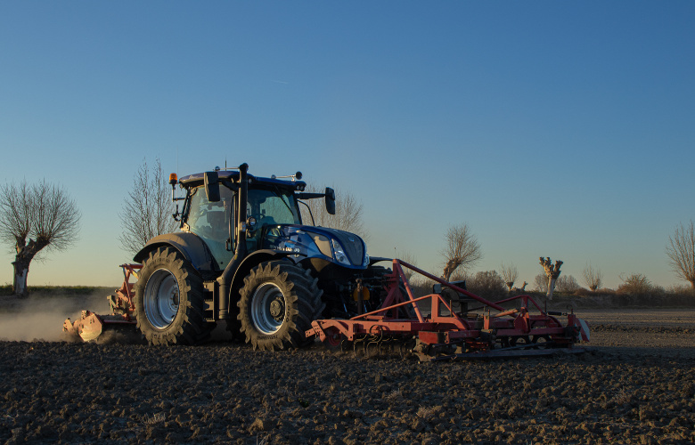 new holland ciągnik